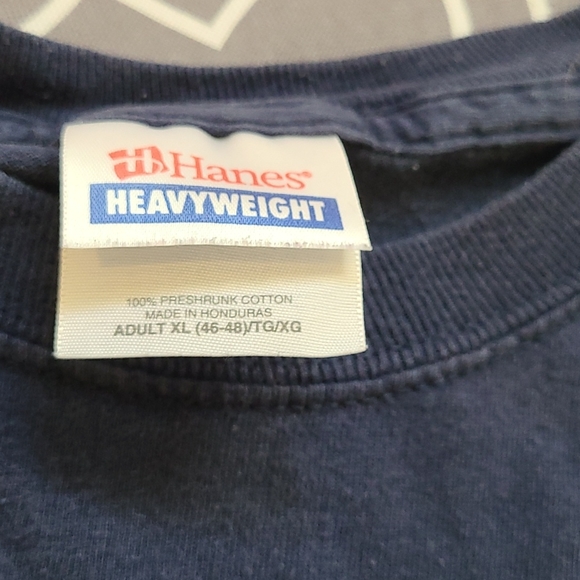 Dark blue Lowe's t-shirts, pair, one is a big more worn (see lettering). XL - Picture 4 of 6